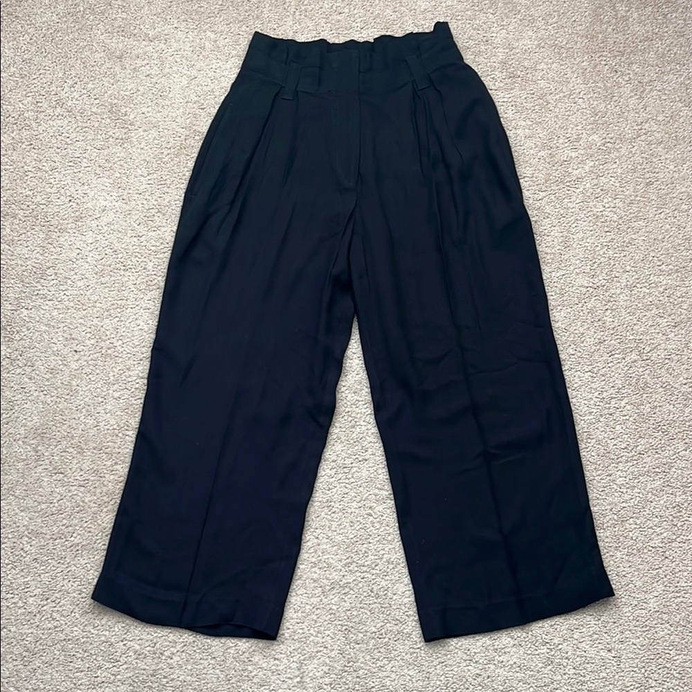 A.L.C. High Waisted Paperbag Wide Leg Cropped Classic Black Pants Size 2